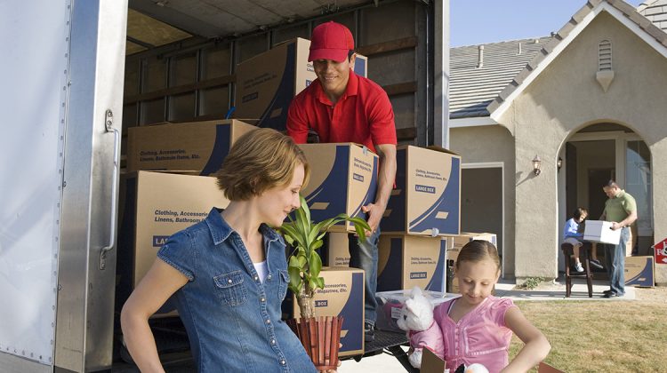 How Junk Removal Services Make Moving Easier?