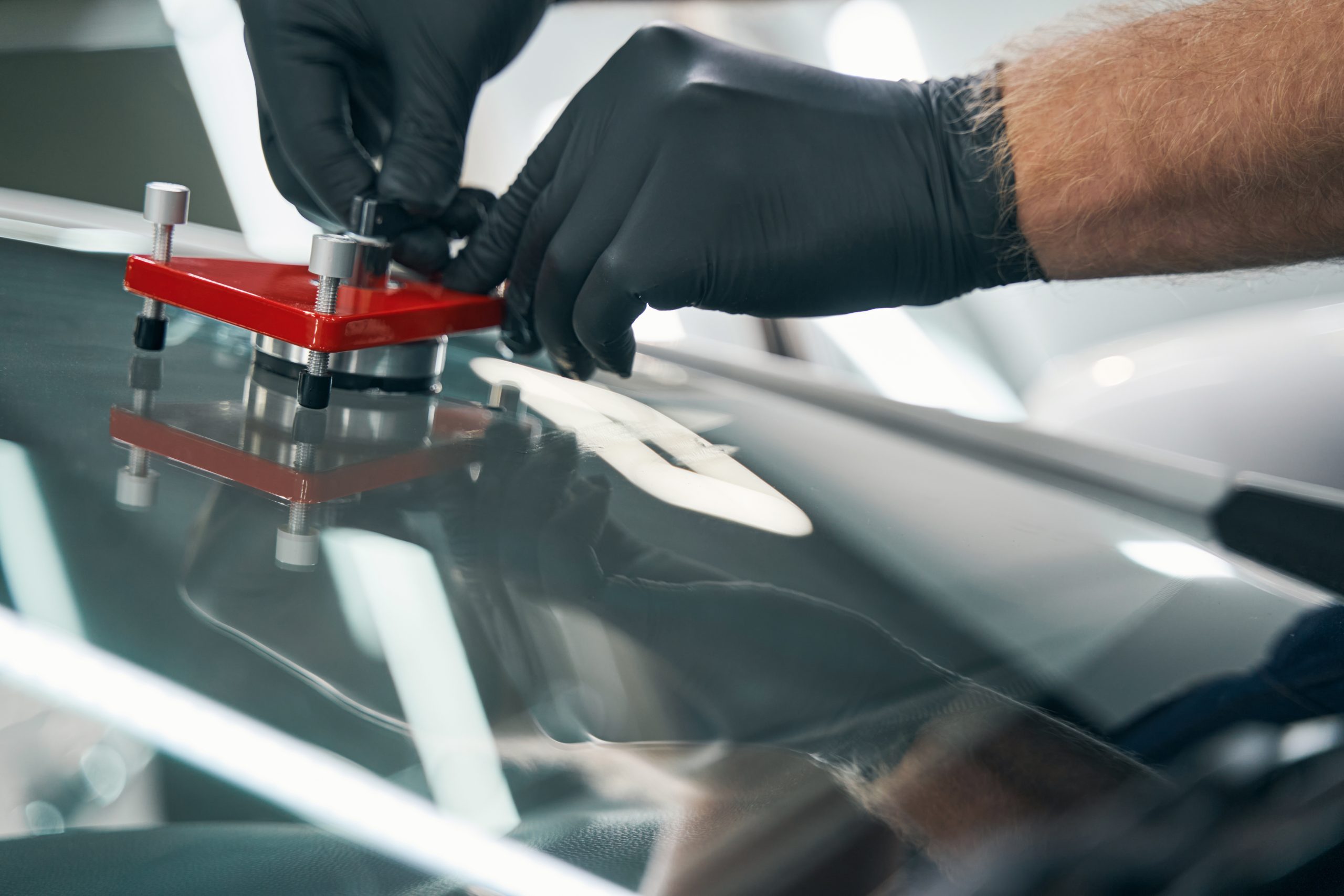 Fast & Professional Windshield Repair in Mississauga