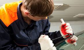 Fast Windshield Crack Repairs Preventing Replacement and Reducing Downtime Costs